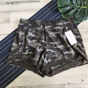 Athleta Printed Mesh Racer Run Shorts 4" Camo NWT Size 1X